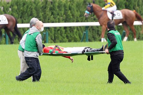 松山弘平騎手が京都4rで入線後に落馬負傷 5r以降の全6鞍が乗り替わり スポーツ報知