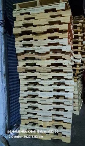 Rectangular Four Way Wooden Pallet At Rs Piece Chavindra