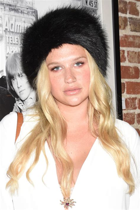 Kesha Wavy Platinum Blonde Loose Waves Hairstyle Steal Her Style