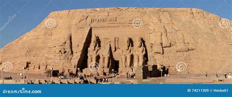 Os Templos De Abu Simbel Em Egito Imagem De Stock Editorial Imagem De