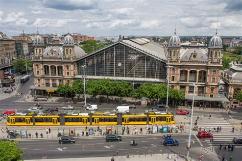 Nyugati station - English - We love Budapest