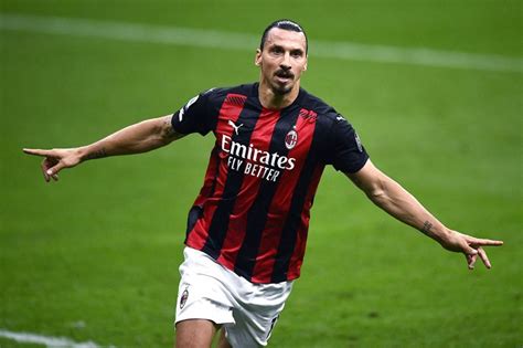 Zlatan Ibrahimovic Test Positif Au Coronavirus