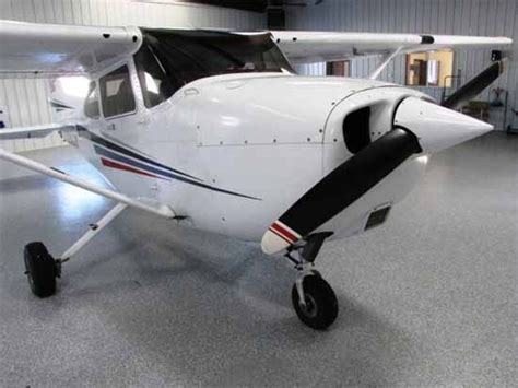 Cessna 172 Specifications Cabin Dimensions Performance