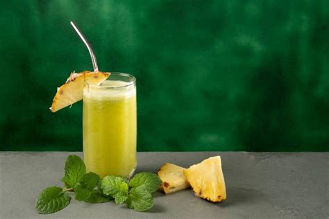 Suco De Abacaxi Hortel E Gengibre Ideal Para Seu Lanche Da Tarde