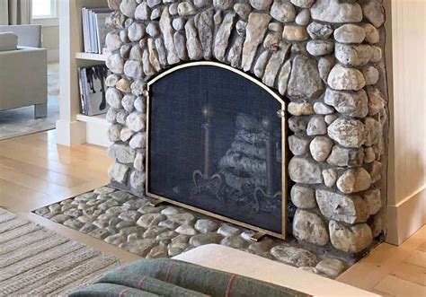 Modern Fireplace Screens: Fusion of Style & Safety