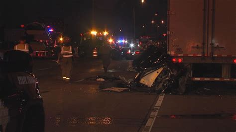 Slideshow Major Wreck Involving Two Semis Shuts Down I 35