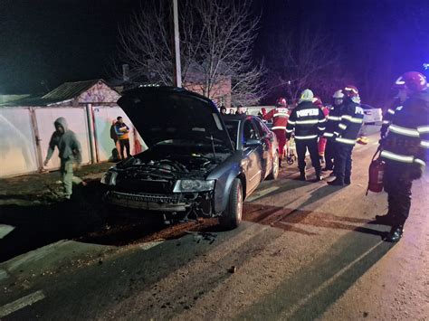 Un slătinean de 40 de ani a intrat cu autoturismul într un cap de pod