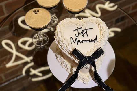 Naked Wedding Cakes For Stylish Celebrations Hitched Co Uk