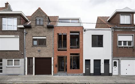 Schakelbouwwoning Met Vrijstaande Voorgevel