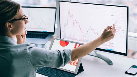 Statistical Process Control (SPC) Charts: How to Create & Use Them