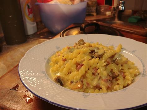 [homemade] Carbonara Ish Fusilli With Mushrooms Recipes Food Cooking Delicious Foodie