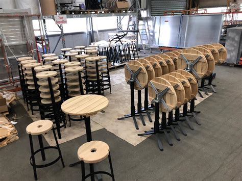 Fabrication de mobilier d extérieur sur mesure pour bar et restaurants