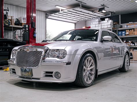 Chrysler 300 SRT8 | PickupsPlusCars