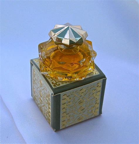 Vintage Avon Collectible Of Elusive Perfume By Anaffairwithvintage