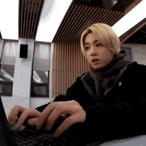 Blonde Jk Typing Blonde Jk Typing Discover Share GIFs