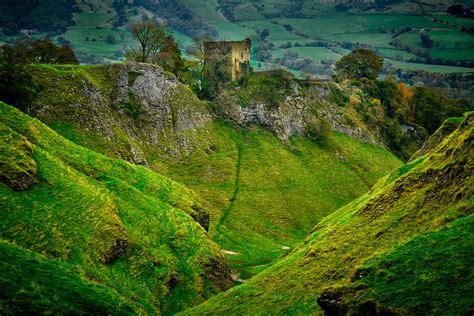 Peveril Castle, Cave Dale, Castleton, Derbyshire, England