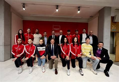 La Comunidad de Madrid recibe a los tres taekwondistas madrileños que