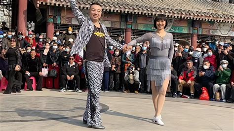 唐山网红小芳和啊莲在天津水上公园登场，二人表演吉特巴太美了！ 舞蹈视频 搜狐视频