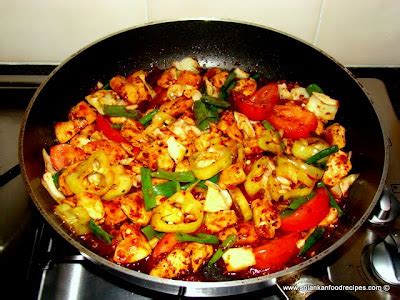 Sri Lankan Food Recipes: Hot and spicy stir fry chicken - Devil chicken