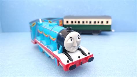 RARE 5 tomy sheds and turntable set - trackmaster thomas and friends ...