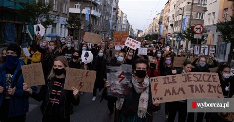 Zakaz aborcji Gdynia zablokowana przez protestujących Przystanek