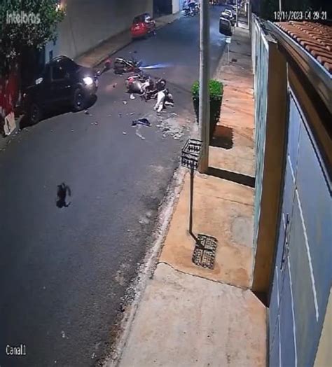 Choque Frontal De Motocicletas A Alta Velocidad Captado En Video Node