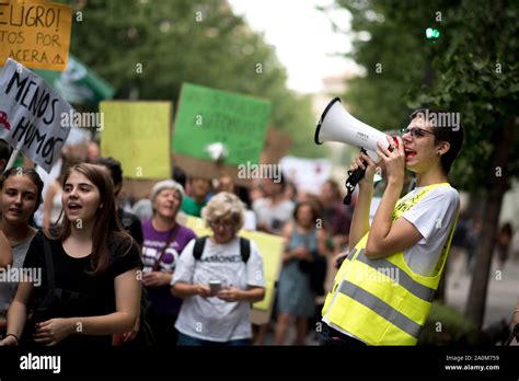 Five Chants Hi Res Stock Photography And Images Alamy