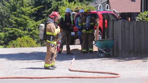 A Firefighters Respond To A Gas Leak At E 60th And E K St Youtube