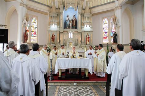 Missa em ação de graças pelo aniversário de Dom Murilo reuniu padres