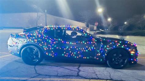 Wisconsin state trooper stops car covered in Christmas lights – KIRO 7 ...