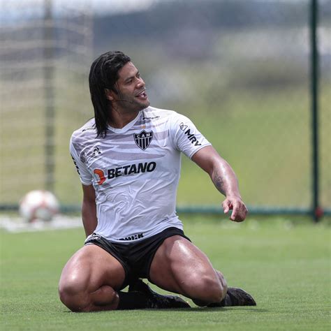 Atacante Hulk Do Atl Tico Mg Perde At Kg Por Jogo Entenda Blog Do