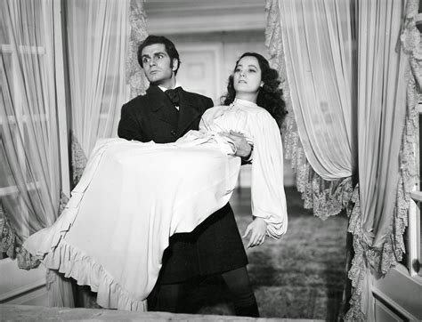 Movie Review: Wuthering Heights (1939) - Elegance of History