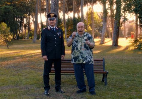 Truffe Agli Anziani Lino Banfi Nuovo Testimonial Dei Carabinieri