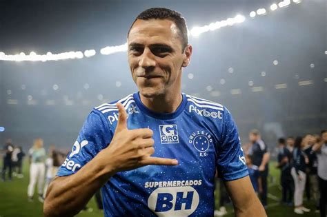 Rômulo abre o jogo e revela quem impediu o Cruzeiro de sumir do futebol