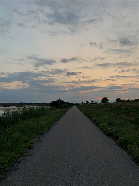 Giro Della Valli Del Delta Del Po In Bici Trekkyo Viaggi E Itinerari