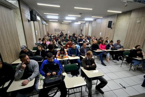 Território Paulo Freire Lideranças e representantes de bairros da