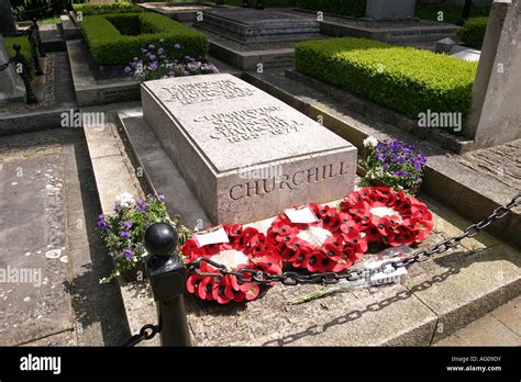 Winston Churchill Grave Stock Photo - Alamy