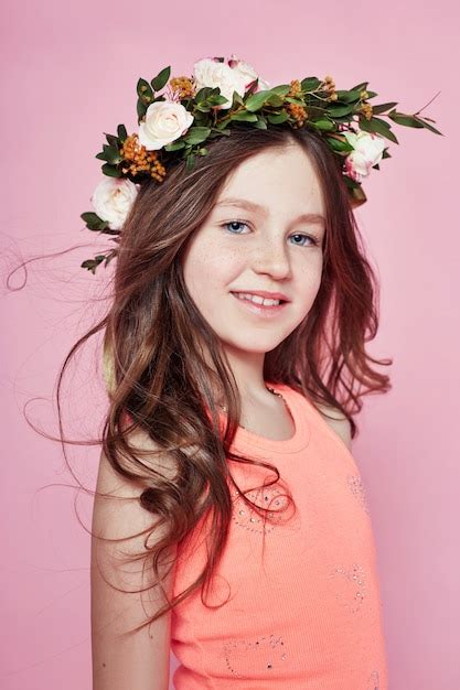 Premium Photo Flowers Wreath On Head