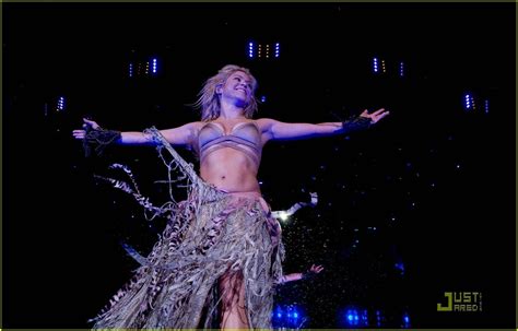 Shakira Shakes It In Barcelona Shakira Photo Fanpop