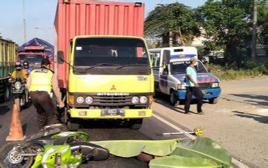 Gagal Nyalip Pelajar Smk Di Sidoarjo Tewas Terlindas Truk