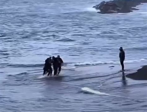 Torre Del Greco Fugge In Mare Per Violazione Dell Obbligo Di Dimora