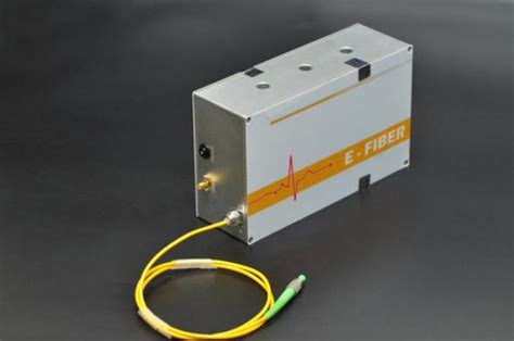 Ultra Fast Laser 1560nm 1 5μm Femtosecond Pulse Fiber Laser PM Fiber