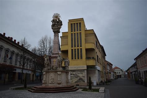 Fotogalerie Komárno Trojičný stĺp alebo barokové súsošie sv Trojice