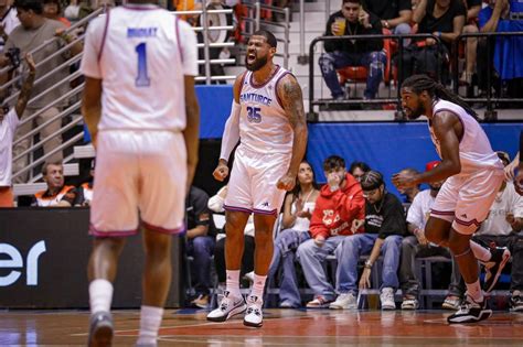 Cangrejeros obligan un séptimo partido frente a los Atléticos Primera