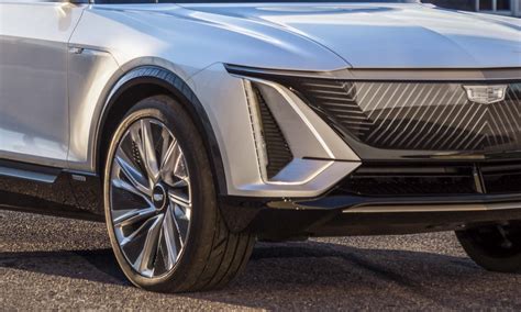 Cadillac Debuts LYRIQ: Brand's First Fully Electric Vehicle - autoNXT.net