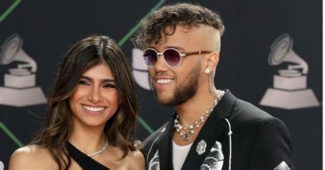 Mia Khalifa Felicita A Jhay Cortez Con Fotograf A Completamente Al