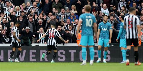 Premier League Crolla Il Tottenham Di Stellini Il West Ham Vince Con