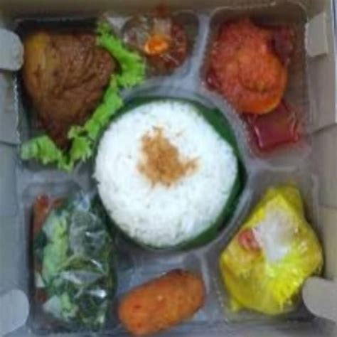 Nasi Kotak Daging Rendang