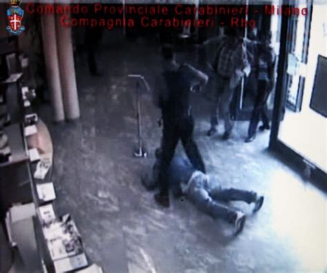 Foto Rho Blitz Dei Carabinieri In Banca Arrestati I Rapinatori Col