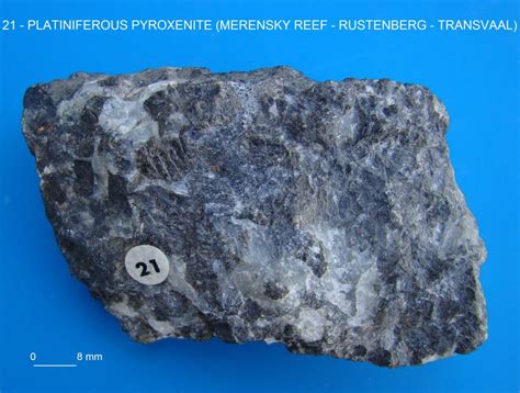 GMGA Grupo de Mineralogia e Geoquímica Aplicada 21 PLATINIFEROUS